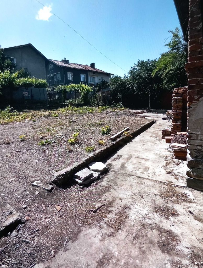 Продава се Къща в с. Шишковци, Област Кюстендил - 160 кв.м за 232 €/кв.м - Снимка #12