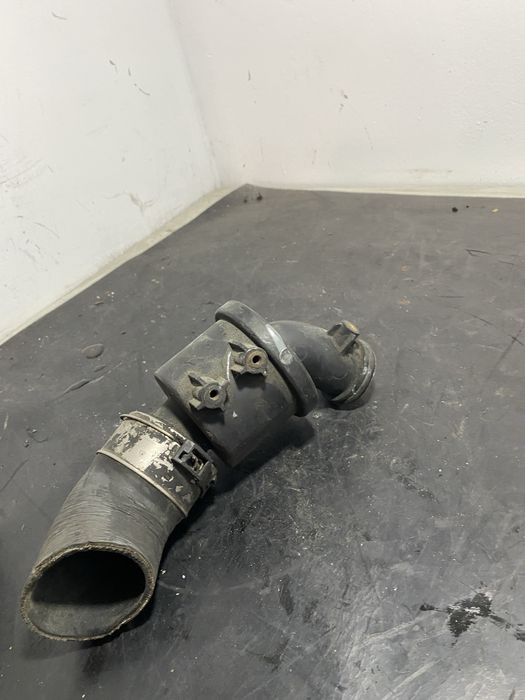 Furtun intercooler rezonator aer Mercedes Vito 2.2 CDI A6511400187