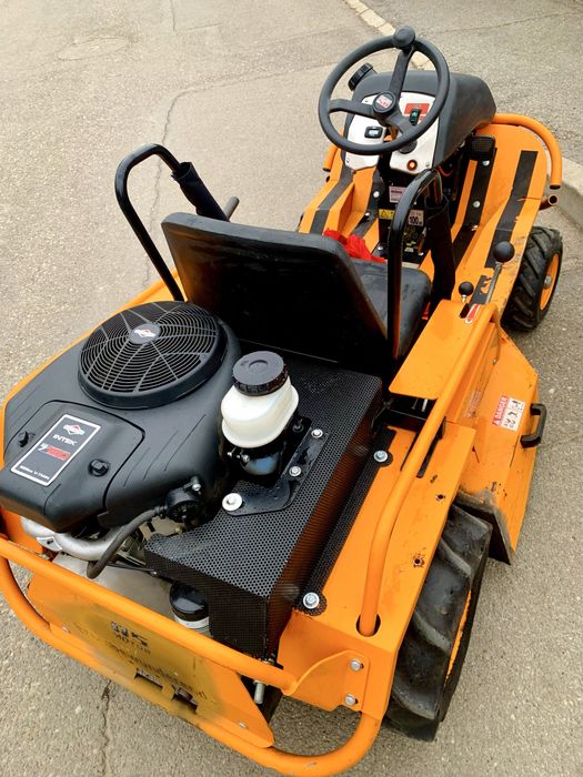 Tractoras de tuns iarba As Motor Tocator Vegetatie Profesional