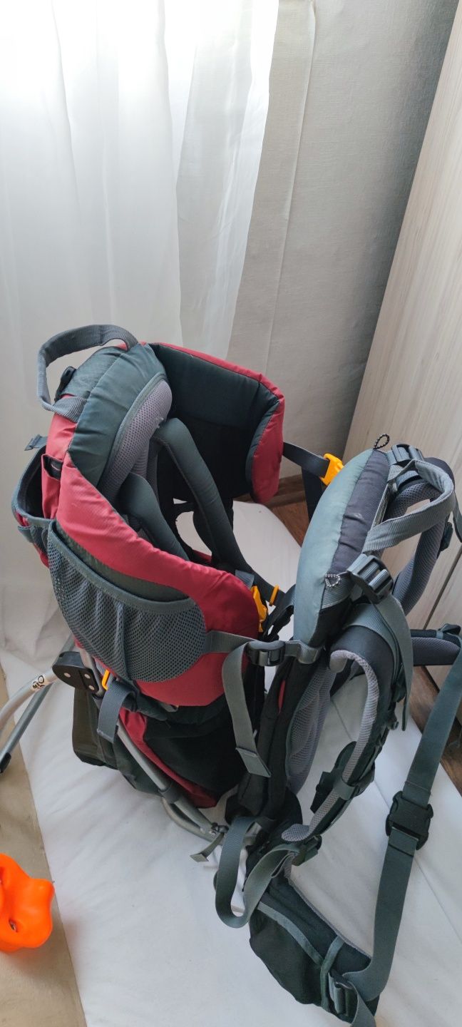 Туристическа раница, самар за бебе или дете Deuter Kid Comfort II