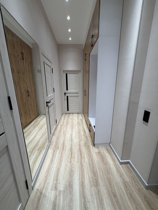 Сдаётся в новостройке 2х комнатная квартира с авторским ремонтом.