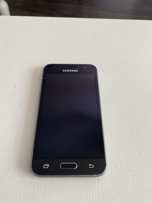 (Нерабочий) Samsung galaxy J1 продам на запчасти