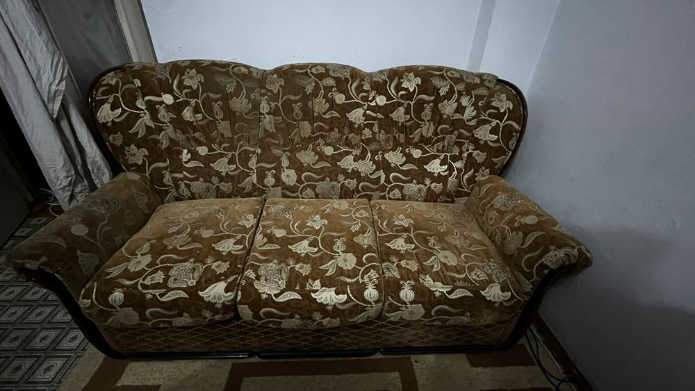 Продам диван и 2 кресла