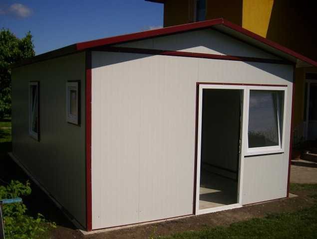 Casa modulara, garaje auto si containere tip birou din panou sandwich