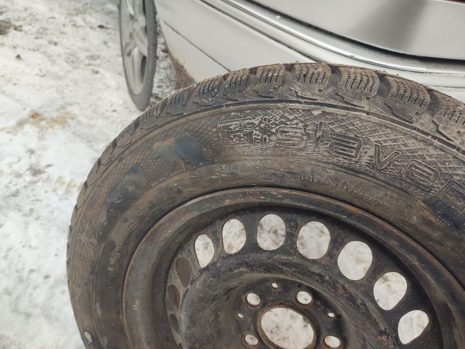 Продам диск на 15 с резиной шипы