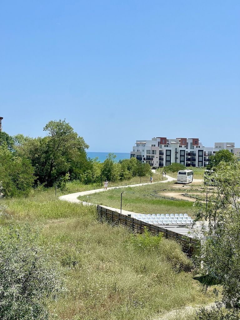 Продава се Тристаен апартамент в Обзор - 89 кв.м за 888 €/кв.м - Снимка #1