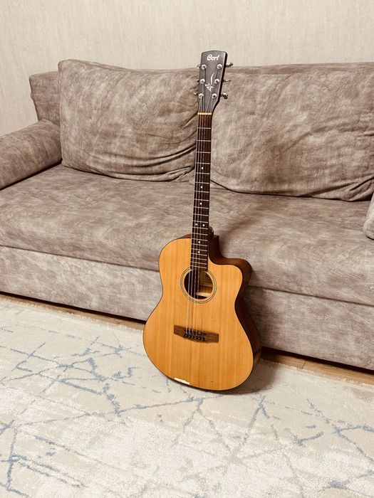 Продаю гитару Cort