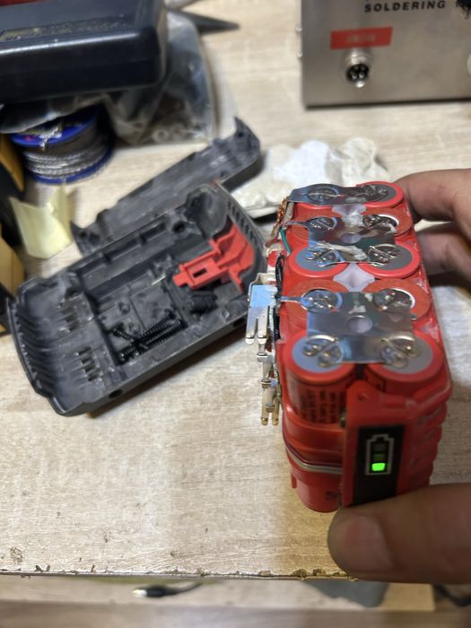 Reparatii acumulatori li-ion autofiletante aspirator flex