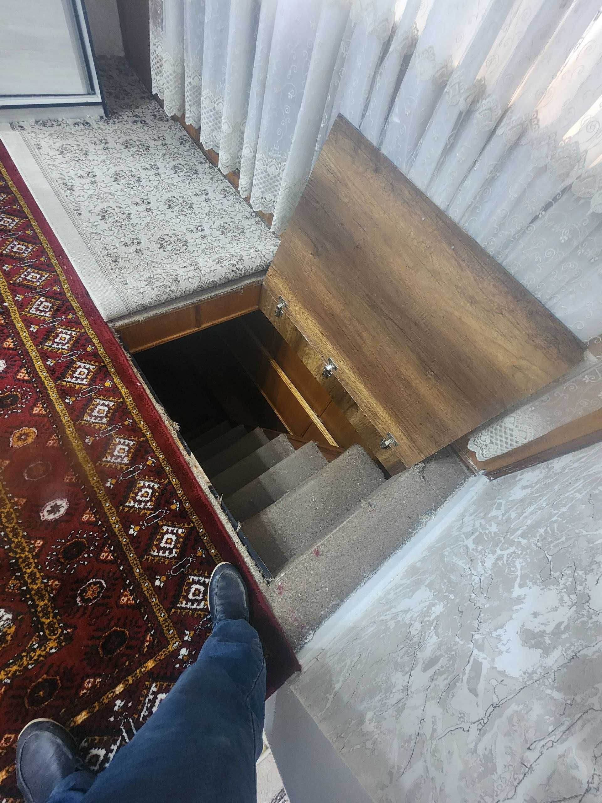 Чиланзар 8 квл. Панельный дом. 1в2\1\4. Большой подвал. TR