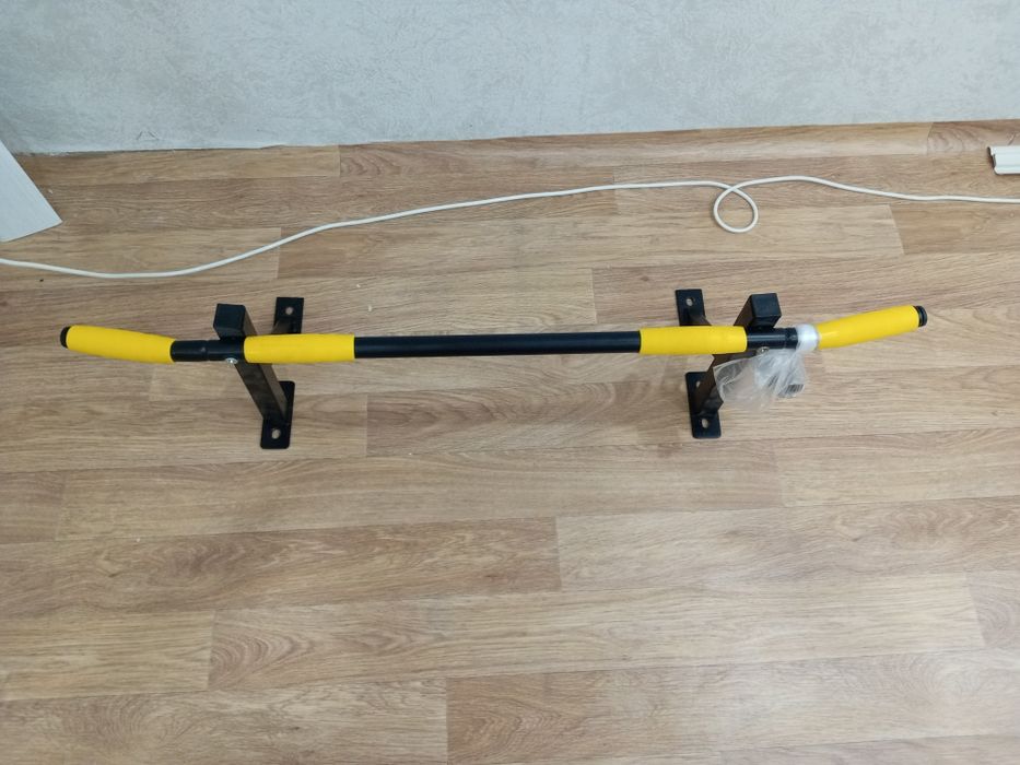 Продам турник на стену