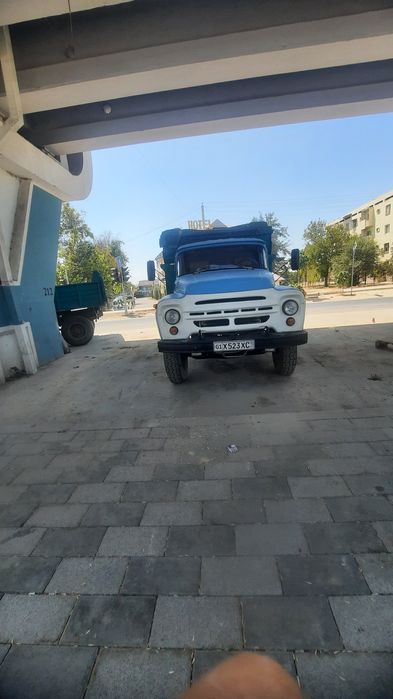 Зил самосвал сотилади