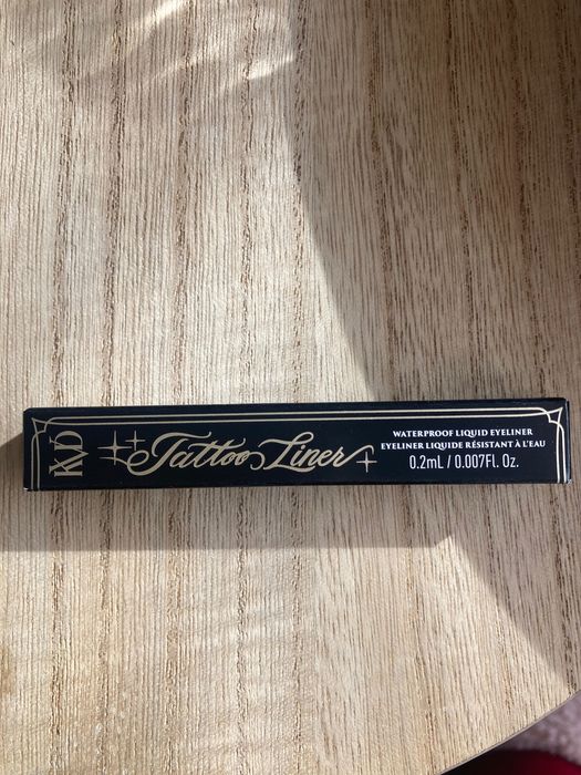 Очна линия Kat Von D