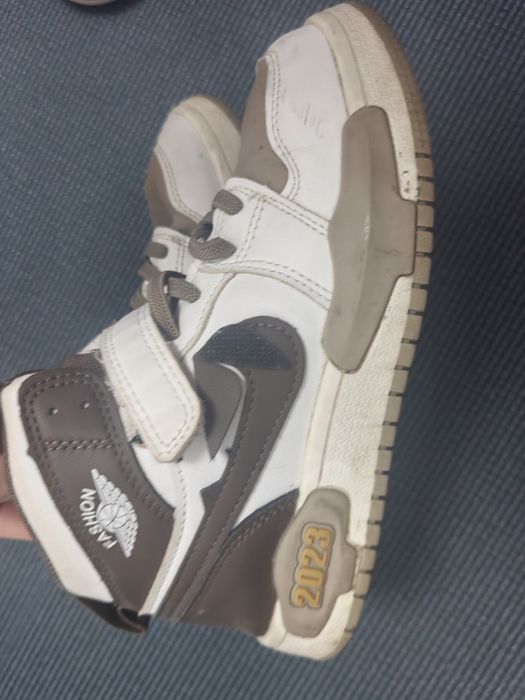 Продаются сникерсы