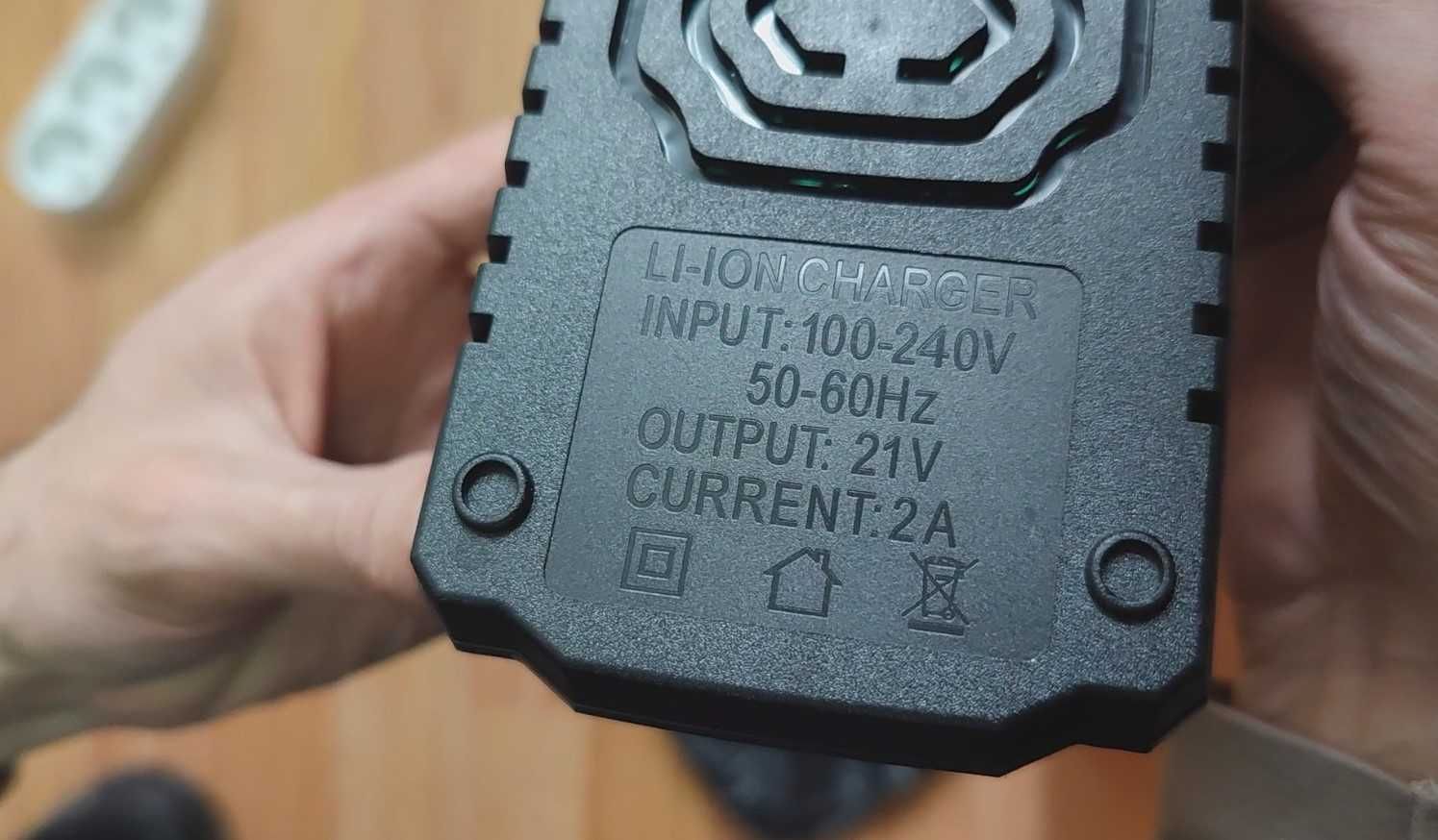 Incarcator pentru acumulatori MAKITA, 18V, 2 amperi (tip BL18XX)