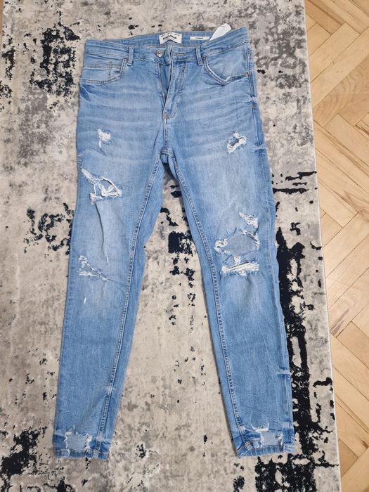 Blugi bershka marimea 42