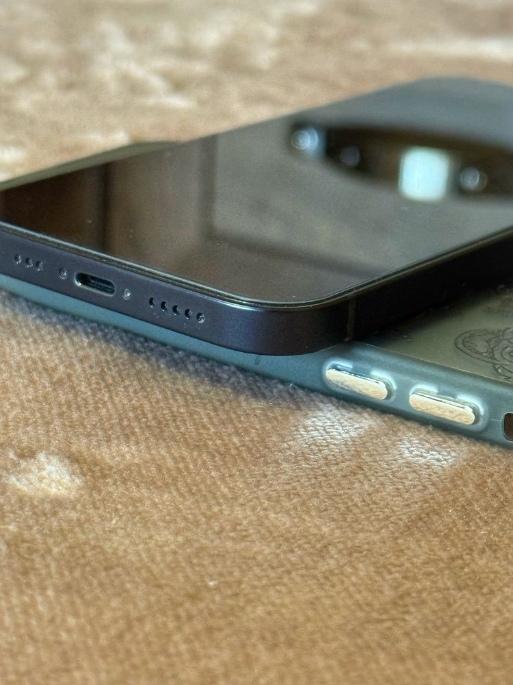Iphone 12 в отлично състояние