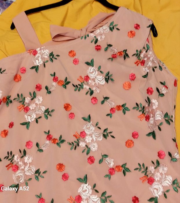 Rochie elegantă din dantelă.