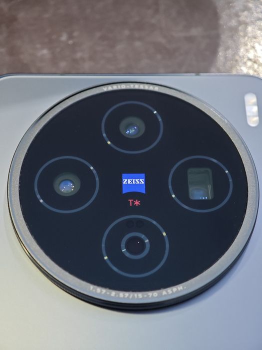 Новый Vivo X200s 12/256GB