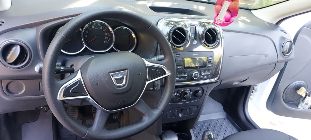 Logan 1.0 benzina, 41k km, unic propietar, AC, senzori parcare