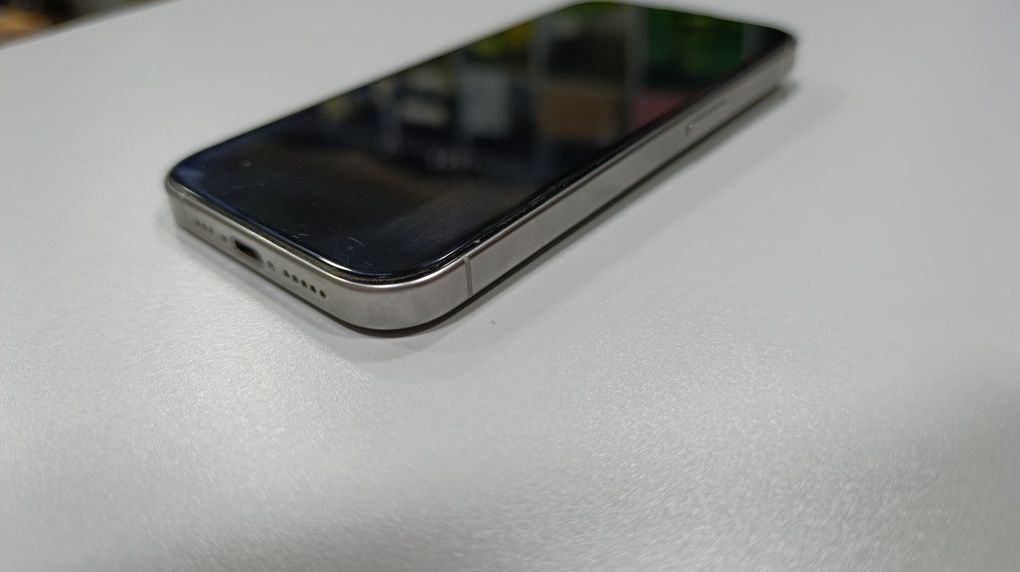 iPhone 15 pro 256gb koreyskiy region