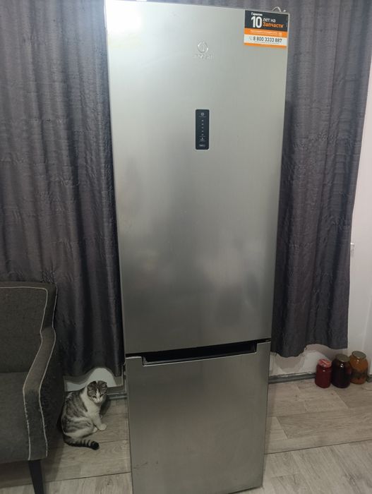 Холодильник/морозильник Indesit