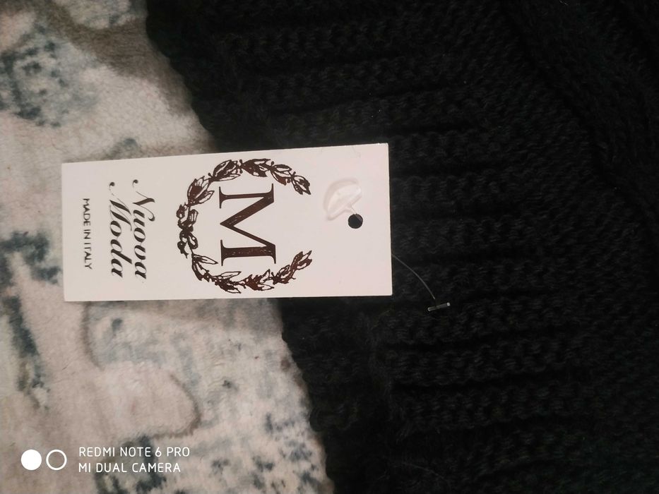 Нов с етикет шал ,яка,наметало за рамене или просто шал.made in italy