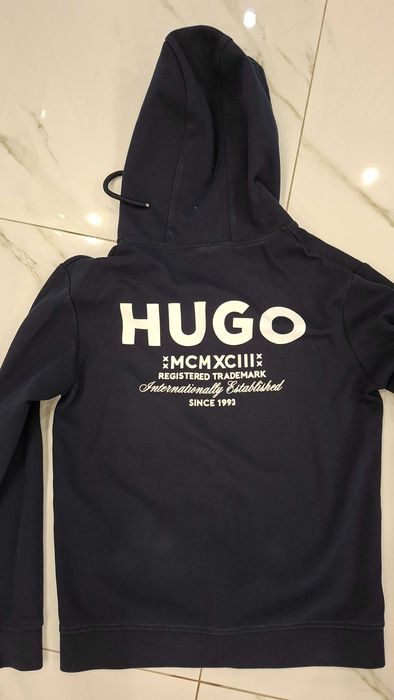 Продавам мъжки екип HUGO