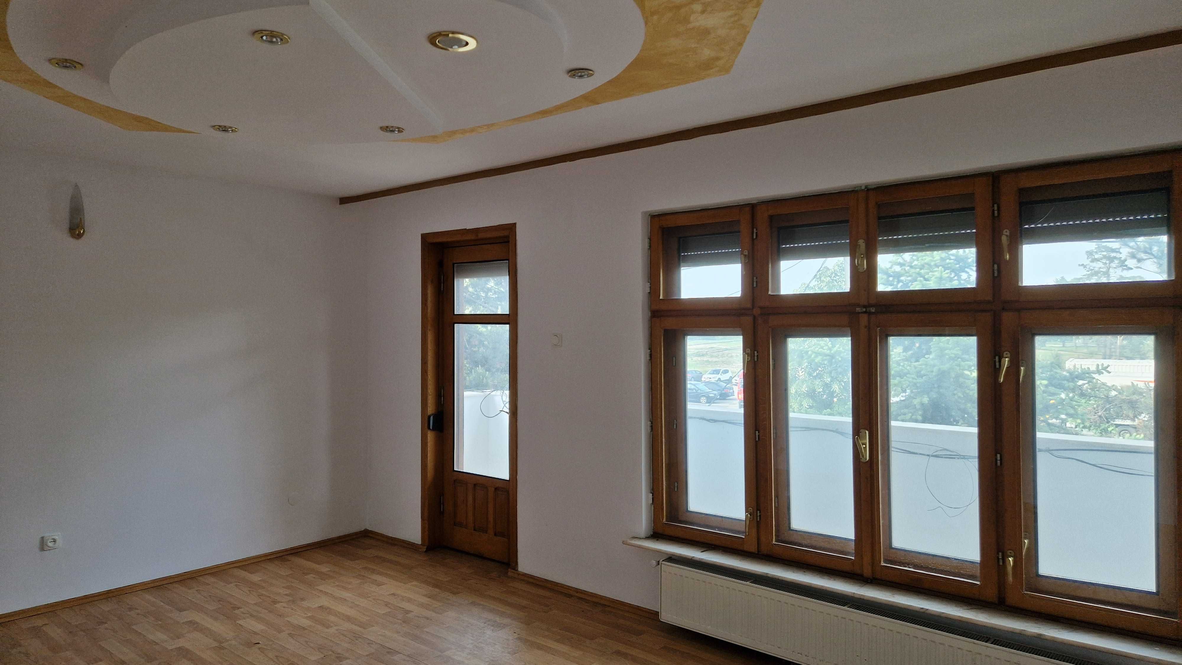 Imobil stradal stadion Pitesti, pretabil activitati