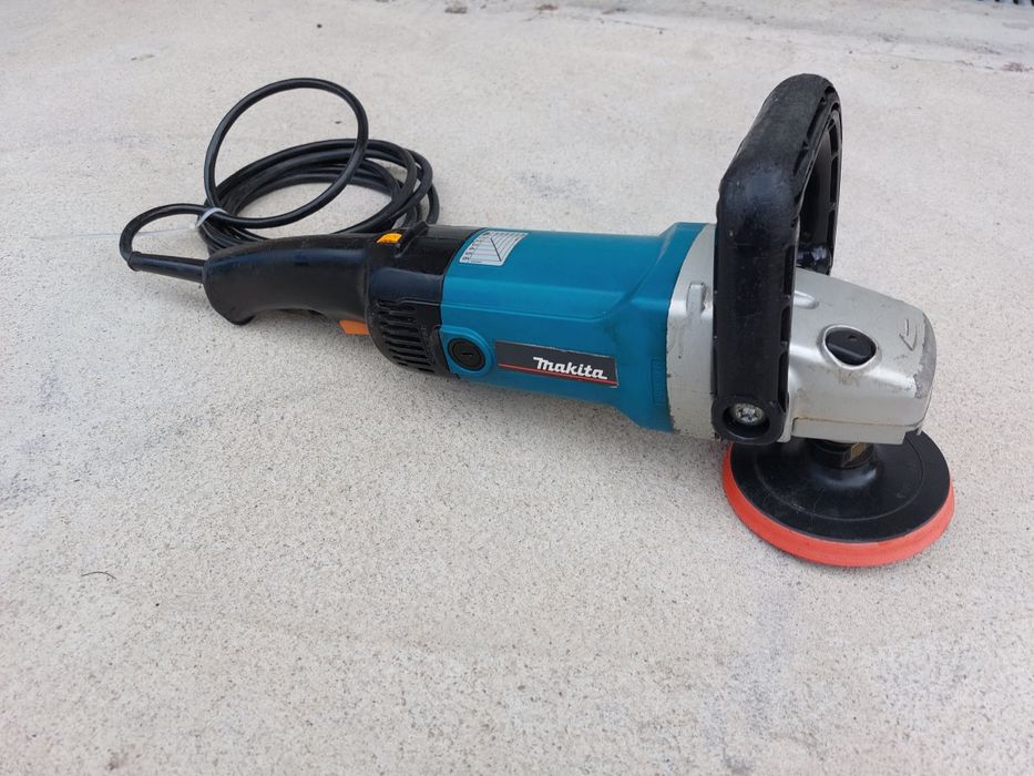 Полир машина Makita 9227CB

Работи перфектно, идеално състояние. Подро