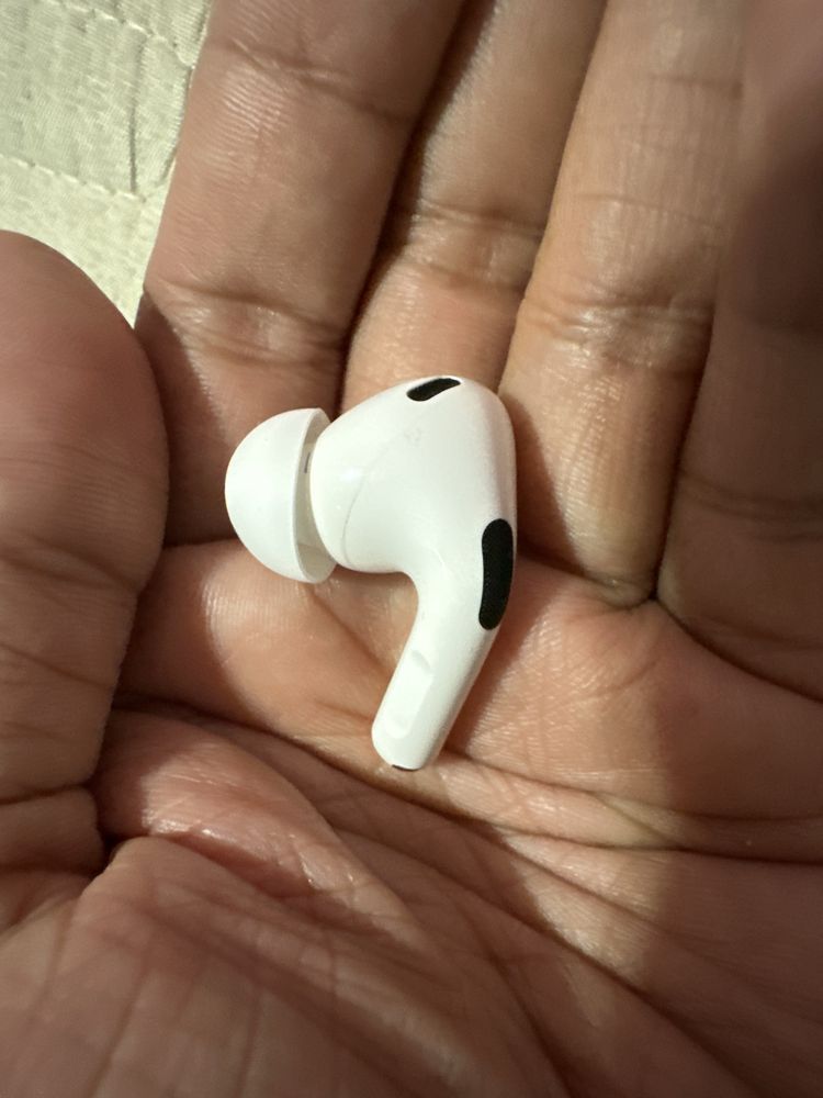 AirPods pro 2 левый наушник оригинал