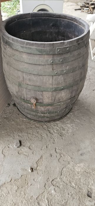 Бъчва за грозде или за декор