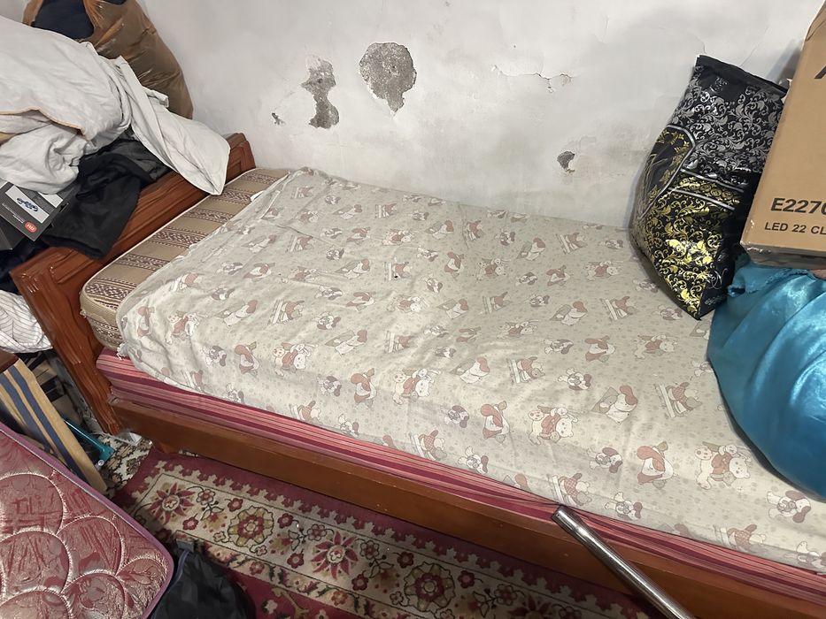 Продам диван и одноместную кровать с матрасом