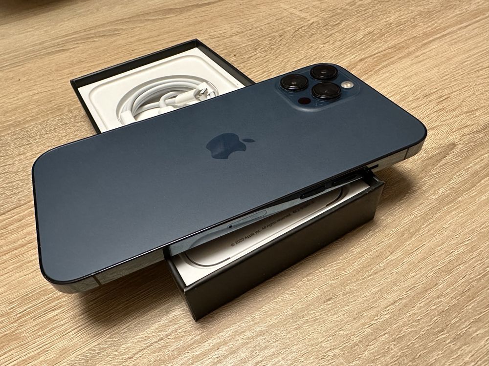 iPhone 12 Pro Max 256gb в отлично състояние