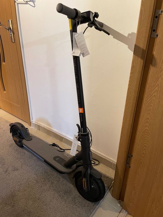 Trotinetă electrică xiomi (nouă)