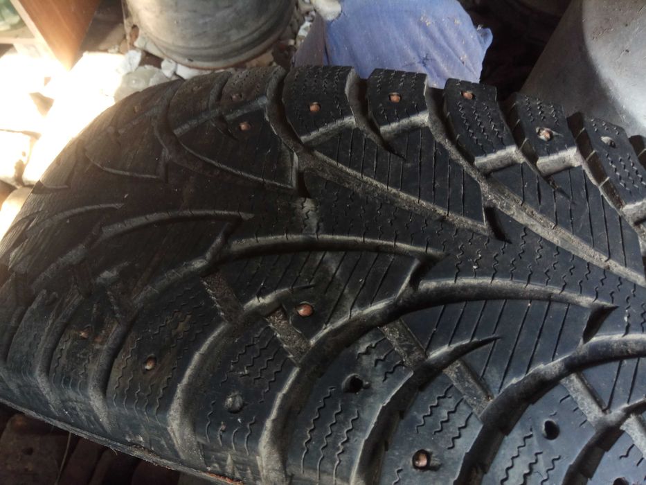 продам 1 зимнюю шину на 225 18