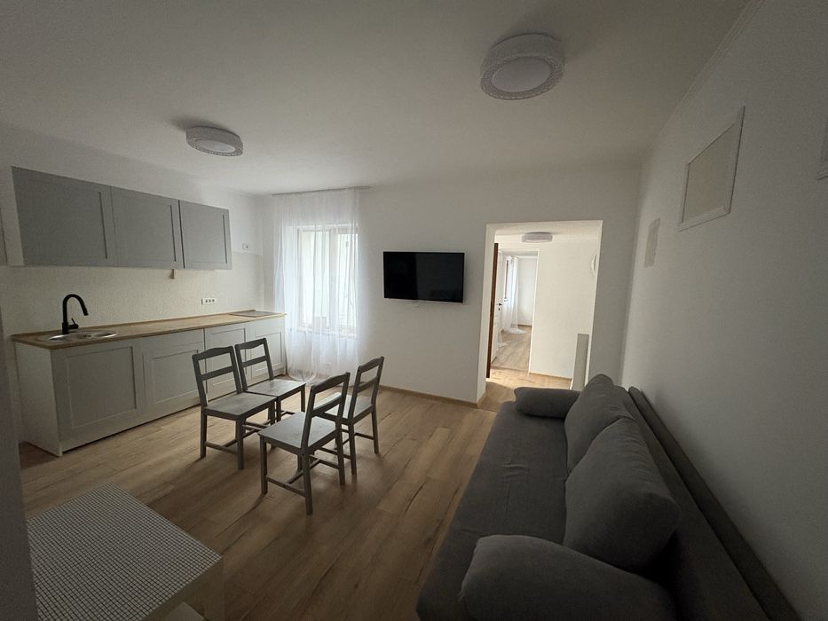 Apartament 3 camere la casa