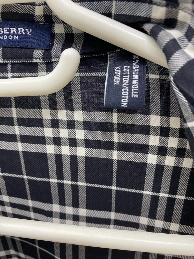 Vand  camașâ  Burberry originala ,pentru dama