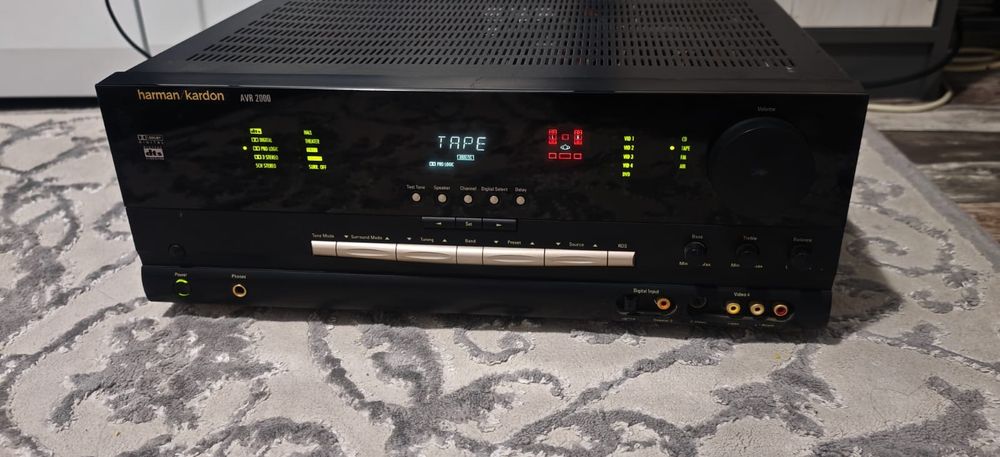 Amplificatoare audio harman kardon avr 2000 și Sony str-dg820