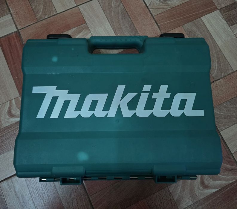 Masina de insurubat cu impact cu 2 acumulatori Li-Ion, 12V, 4Ah, 140Nm