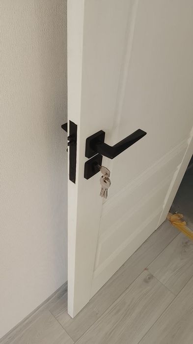 Установка замков/доводчиков/петель/ регулировка