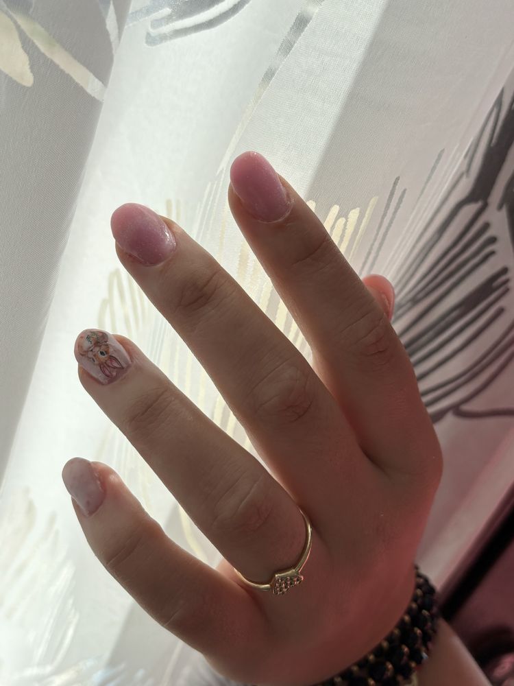 Unghii cu gel, oja semi, constructie