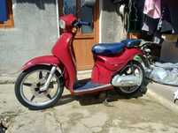 Vând scuter Scarabeo Aprilia