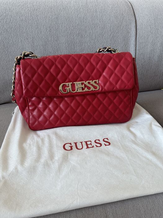 Червена чанта Guess