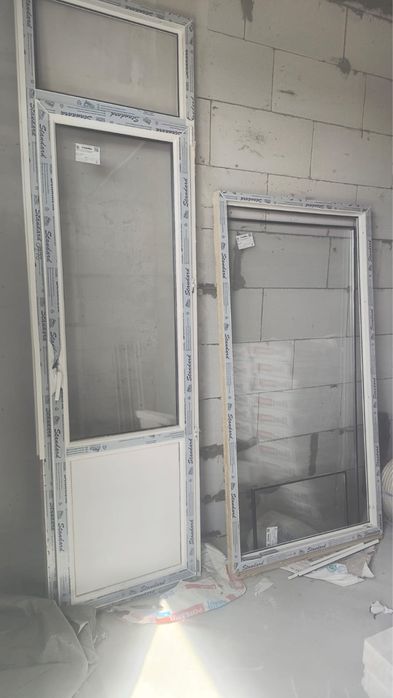 Пластиковая дверь, окно