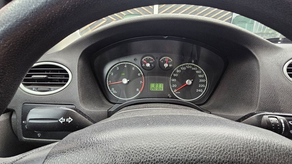 Ford Focus 2  1.6 benzina