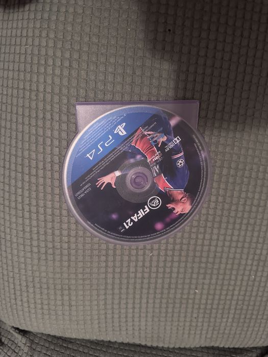 Продам диск FIFA 2021 на PS 4, PS 5