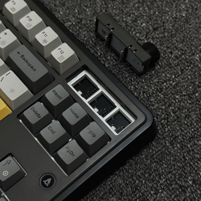 !Механическая клавиатура на магнитных свитчах и с дисплаем