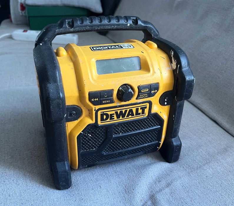 Radio șantier DeWalt Digital DAB FM AUX USB functional doar pe baterie
