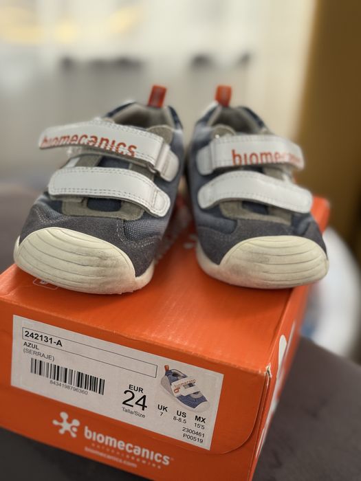 Pantofi Biomecanics marimea 24