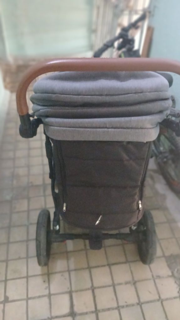 Продаю детскую коляску